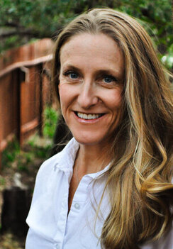 Headshot of Jennifer Rischard, massage therapist